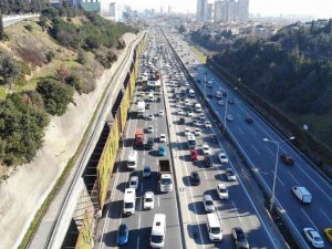 Maltepe’de Bitmeyen Yol Çalışması Trafik Çilesini İkiye Katladı