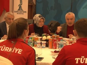 Sancaktepeli Şampiyon Sporcular Başkan Şeyma Döğücü İle Buluştu