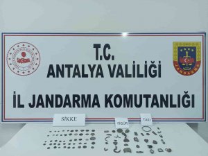Antalya’da Jandarma, 84 Tarihi Eser Ele Geçirdi