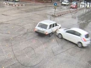 Burdur’da Dikkatsiz Sürücülerin Kaza Anı Kgys Görüntülerine Yansıdı