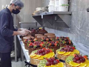 Dikkat, Yüzük Çıkabilir