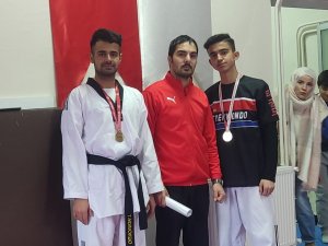 Mehmet Teyfik Göksu İ̇mam Hatip Lisesi Öğrencileri Tekvandoda 1. Oldu