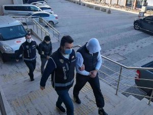 Sahte Parayla Alışveriş Yapan 2 Kişi Tutuklandı