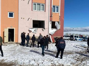 Niğde’de 4 Katlı Binada Patlama: 2 Yaralı