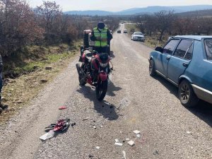 Traktörle Çarpışan Motosikletin Sürücüsü Ağır Yaralandı