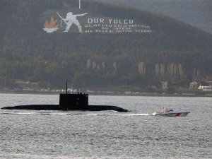 Rus Denizaltısı ‘Rostov Na Donu’ Çanakkale Boğazı’ndan Geçti