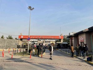 Güngören’deki Yangında Ölen 5 İşçiden 3’ünün Cenazesi Adli Tıp’tan Alındı