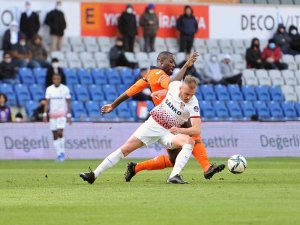 Spor Toto Süper Lig: Başakşehir: 1 - Gaziantep Fk: 0 (İ̇lk Yarı)