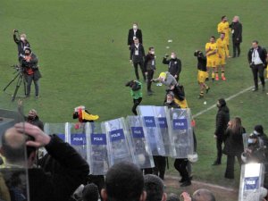 Ankaragücü Maçı Sonunda Tribünlerde Gerginlik