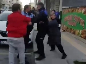 Genç Kızı Darp Edip Çantasını Çalan Hırsız, Annenin Parke Taşlı Saldırısıyla Karşılaştı