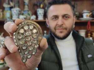 Bu Sevgililer Günü’nde Antik Takılar Moda