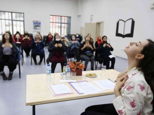 Yenimahalleli Vatandaşlar Yüz Yogasında Buluştu