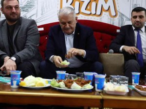 Binali Yıldırım Sıra Gecesi’nde Gençlerle Buluştu