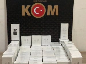 Tekirdağ’da Şüpheli Araçtan 80 Adet Kaçak Kulaklık Çıktı