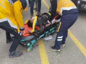 Bisikletiyle Yolun Karşısına Geçmeye Çalışan Çocuğa Hafif Ticari Araç Çarptı