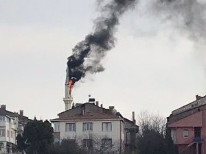 Bilecik’te Cami Külahının Tadilatı Sırasında Yangın