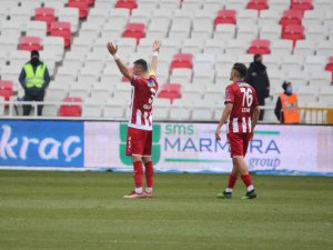 Sivasspor’da Uğur Çiftçi Maç Sonu 3’lü Çektirdi