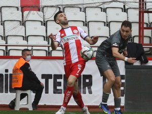 Spor Toto Süper Lig: Antalyaspor: 2 - Fatih Karagümrük: 0 (İ̇lk Yarı)