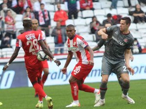 Spor Toto Süper Lig: Antalyaspor: 3 - Fatih Karagümrük: 0 (Maç Sonucu)