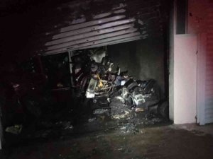 Motosiklet Tamirhanesinde Yangın: 2 Yaralı