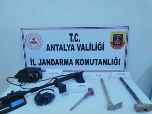 Serik’te Kaçak Kazı Yapan 4 Kişi Yakalandı