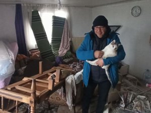 Hırsızlar Evin Kapılarını Söküp Götürdü
