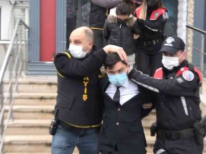 Rehin Aldıkları 2 Gencin Ağzına Silah Dayayıp Kadın Elbisesi Giydiren 4 Kişilik Çete Adliyeye Sevk Edildi