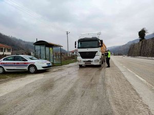 Yük Ve Yolcu Taşıyan Araca 32 Araca 22 Bin 900 Lira Ceza