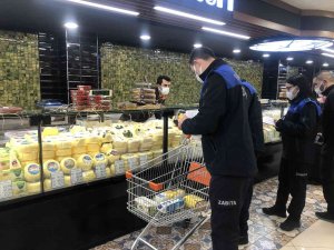 Kdv İndirimi Sonrası Zabıta Ekipleri Marketlerde Denetim Gerçekleştirdi