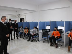 Öğrencilere Ve Kursiyerlere Teknolojik Kolaylık, "E-sınav Merkezi"