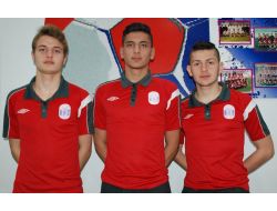 Genç Futbolcular Profesyonel Oldu