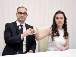 Sevgileri Sessiz Dünyalarının ’Dili’ Oldu