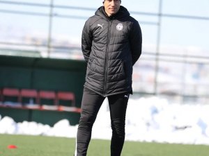Afyonspor’da Teknik Direktör Cem Kavçak İle Yollar Ayrıldı