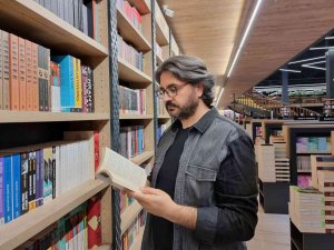 Yazar Hikmet Kızıl’ın Metruk Şehre Lanet Okuma Alfabesi Kitabı Çıktı