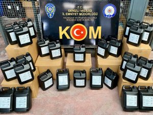 Yüzlerce Kaçak Ürün Ve 63 Bidon İçerisinde 315 Litre Etil Alkol Ele Geçirildi