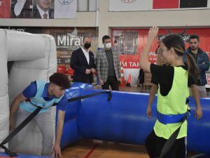 Merakla Beklenen Biga Gençlik Oyunları Başladı