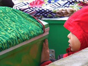Otomobilin İçinde Kurşunlanarak Katledilen İki Kadın Son Yolculuğuna Uğurlandı