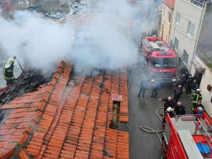 Manisa’da Korkutan Ev Yangını