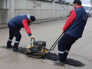 Kardan Zarar Gören Yollar Onarılıyor