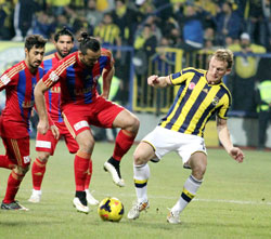 Fenerbahçe gol orucunu bozan oyuncularıyla kazandı