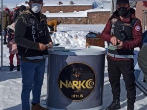 Bitlis’te Uyuşturucu Kullanımına Karşı Broşür Dağıtıldı