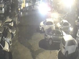 Beşiktaş’ta Vincin Araçların Üzerinde Devrildiği Anlar Kamerada