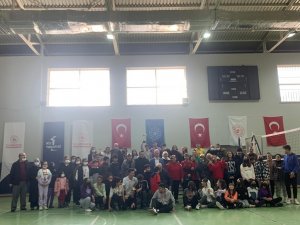 Altındağ’da Altın Smaç Aile Gençlik Voleybol Turnuvası’na Yoğun İlgi