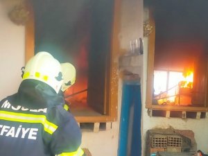 Muğla’da Çıkan Yangında Müstakil Ev Kullanılamaz Hale Geldi
