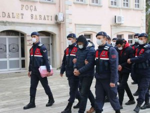 İ̇zmir’de 6 Göçmen Kaçakçısı Tutuklandı