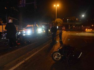 Şişli’de 3 Kişinin Yaralandığı Kaza Kameraya Yansıdı