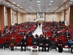 Yazar Değirmenci Okurlarıyla Buluştu