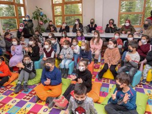 Dünya Öykü Günü’nde Altındağlı Çocuklar ‘Şair Anneden Masallar’ Dinledi