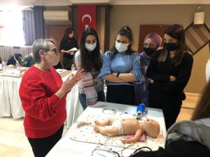 Sağlık Çalışanlarına ‘Yenidoğan Canlandırma Programı Uygulayıcı Eğitimi’