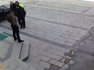 Polisin Dikkati Sayesinde Dolandırılmaktan Kurtuldu!